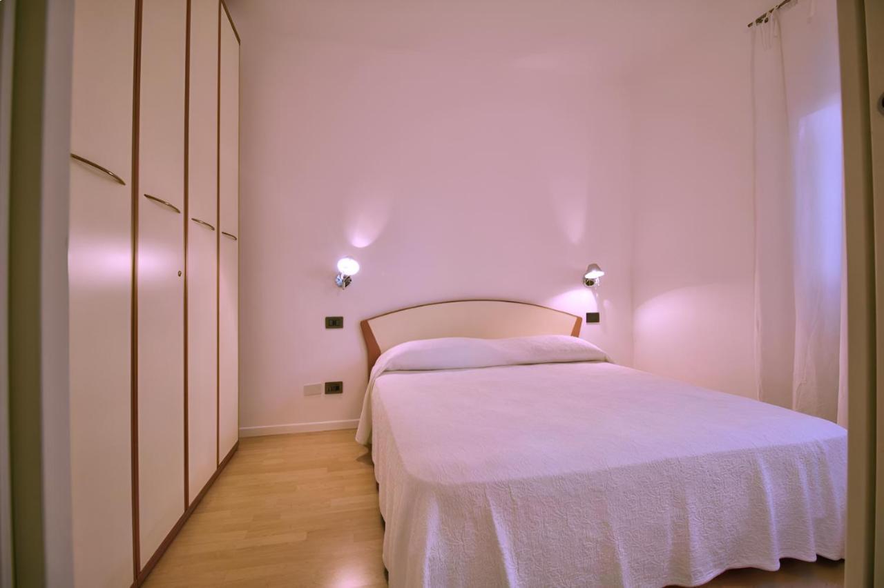 Orange Breeze Apartment Riva del Garda Luaran gambar